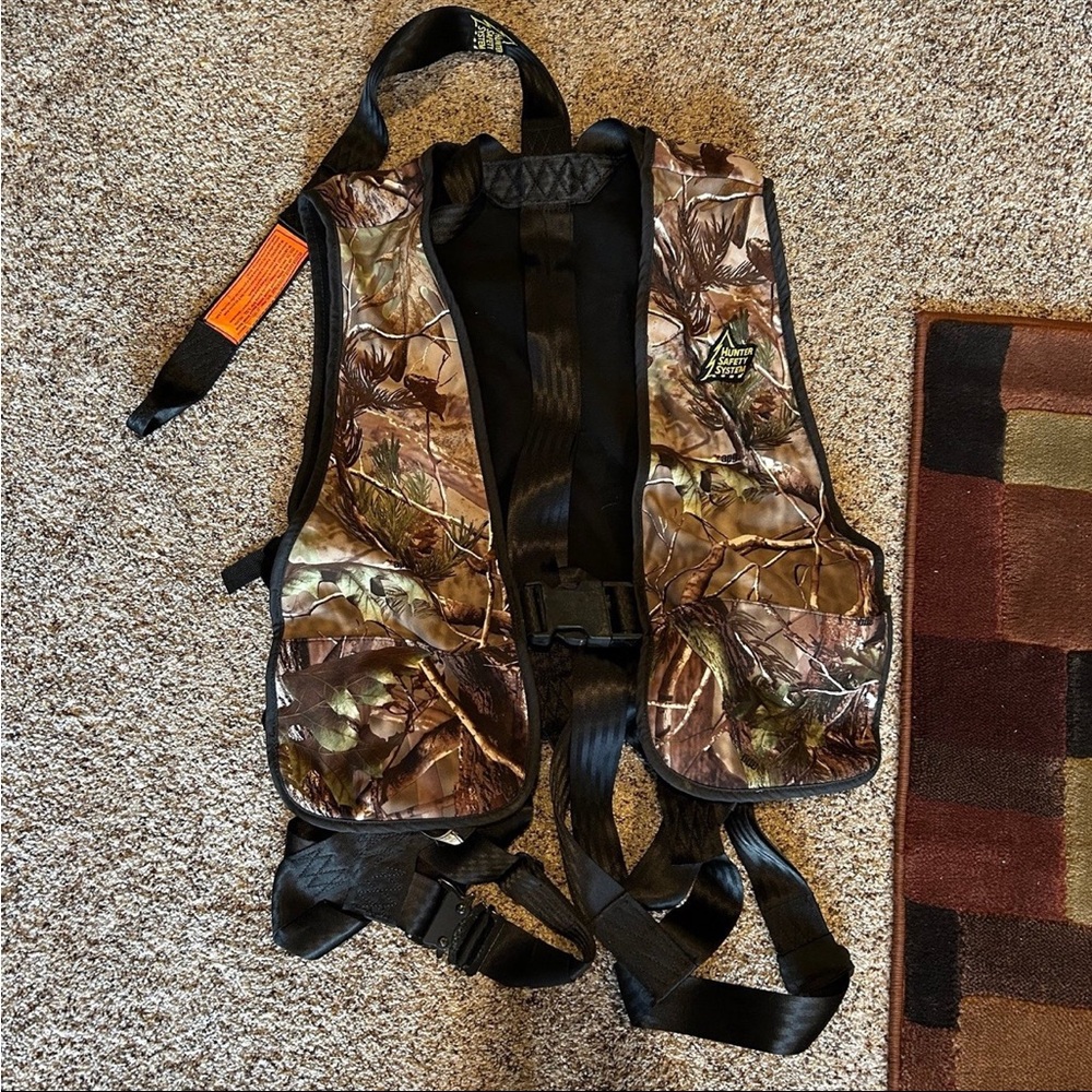 Camo Hunting Vest L/XL 300lb